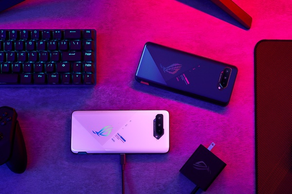 Asus julkaisi Rog Phone 5 -sarjan pelipuhelimet: 144Hz AMOLED-näyttö, 65W lataus, jopa 18 gigatavua keskusmuistia