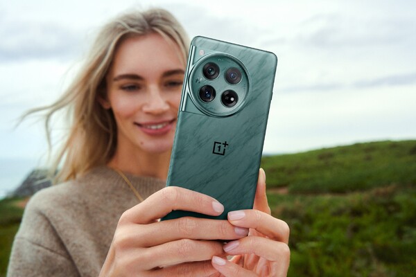 OnePlus 12 nyt myynnissä Suomessa - kävi paremmin kaupan ennakkoon kuin viime vuoden OnePlus 11