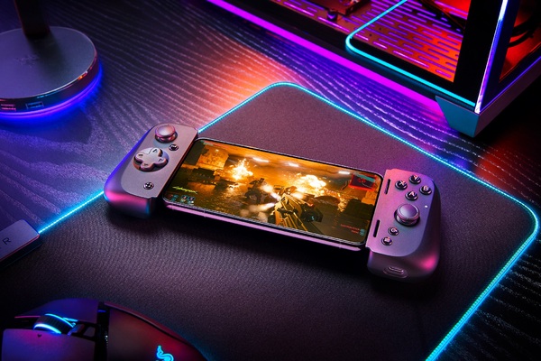 Razer Kishi -peliohjaimesta julkaistiin uusi versio uudella muotoilulla ja painikkeilla