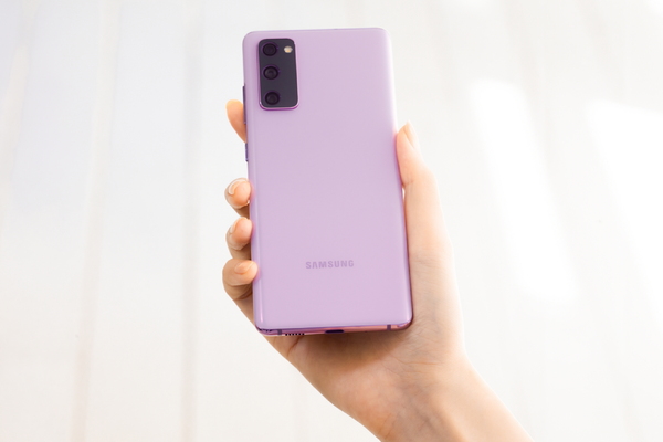 Samsung Galaxy S20 FE nyt myynnissä - hinnat 679 ja 779 euroa