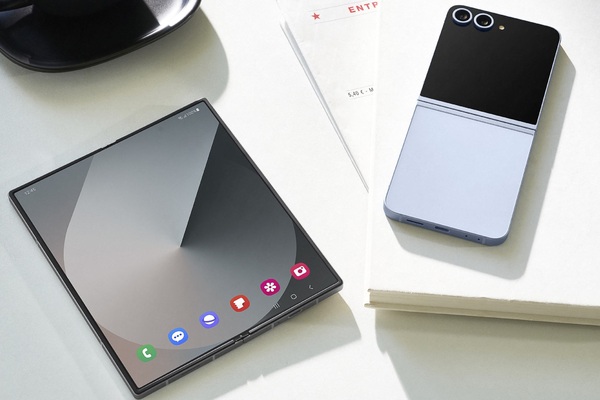 Galaxy Z Fold6 on hieman ohuempi ja kevyempi, Z Flip6:ssa parempi pääkamera - mukana myös tekoälytoimintoja