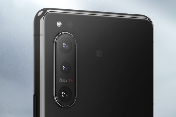 Sonyn 899 euron hintainen Xperia 5 II -puhelin nyt ennakkotilattavissa - kaupan päälle WH-1000XM3 -vastamelukuulokkeet