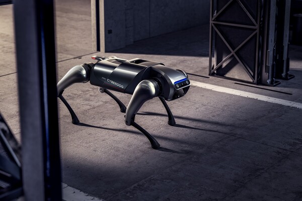 Xiaomi esitteli nelijalkaisen CyberDog-robotin