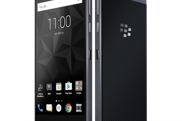 Vanhat kilpakumppanit oikeudessa: BlackBerry joutuu maksamaan yli 100 miljoonaa Nokialle