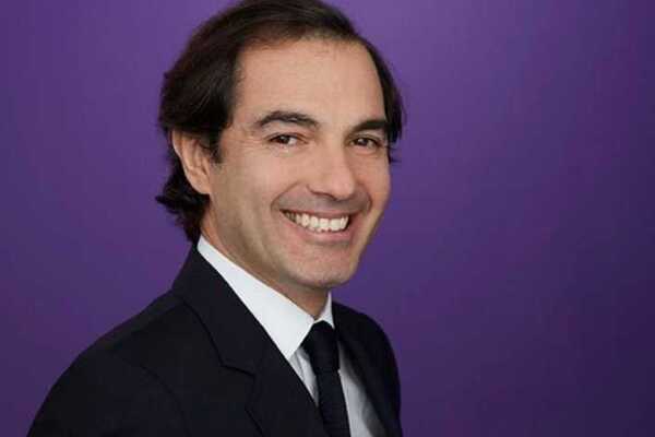 Yahoo COO De Castro gets to leave with massive severance 