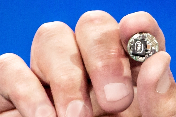 Intel esitteli Curien – valmis paketti puettaviin laitteisiin
