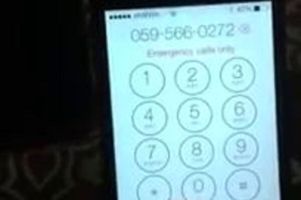 Make calls on locked iPhone with iOS 7 bug
