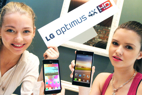 LG:ltä neliytiminen Android-superpuhelin
