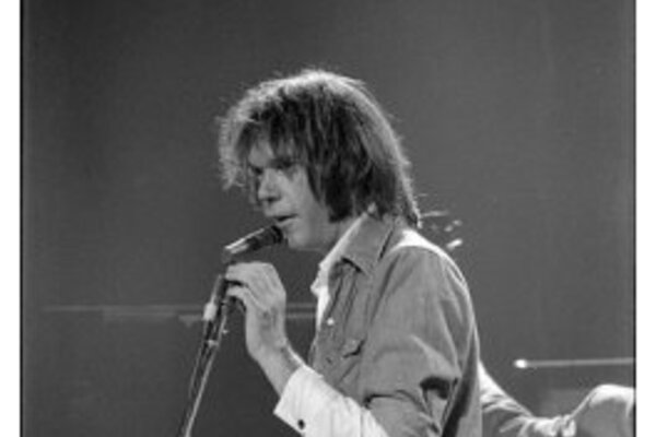 Neil Young promotes Blu-ray at Sun developers conference