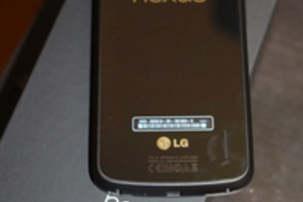 LG kiistää väitteet Nexus 4 -puhelimen valmistusongelmista