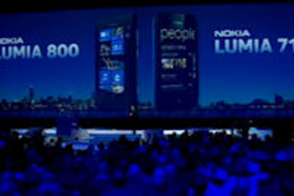 Nokia intros Lumia 710, Lumia 800 WP7 smartphones