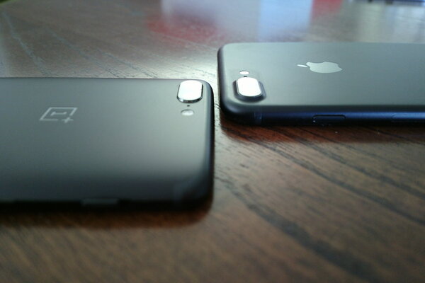 Vertailussa kaksoiskamerat: OnePlus 5 vs iPhone 7 Plus