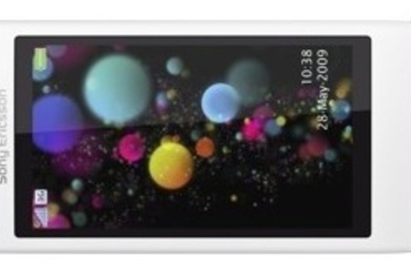 Sony Ericssonin Ainoa ei vedettykään pois myynnistä